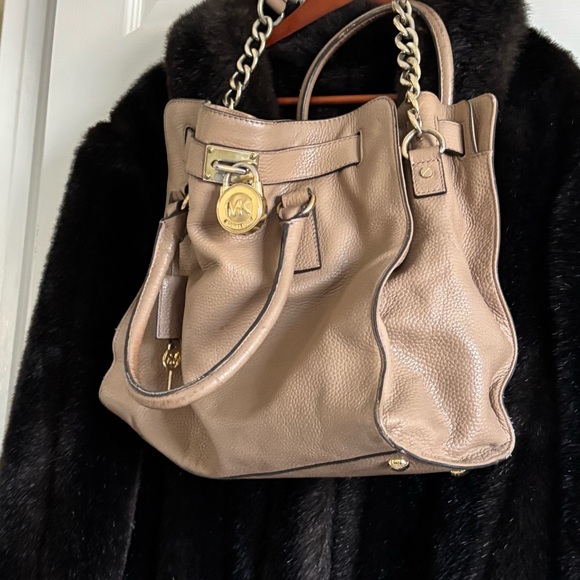Michael Kors Hamilton Taupe Shoulder Bag - Picture 1 of 13